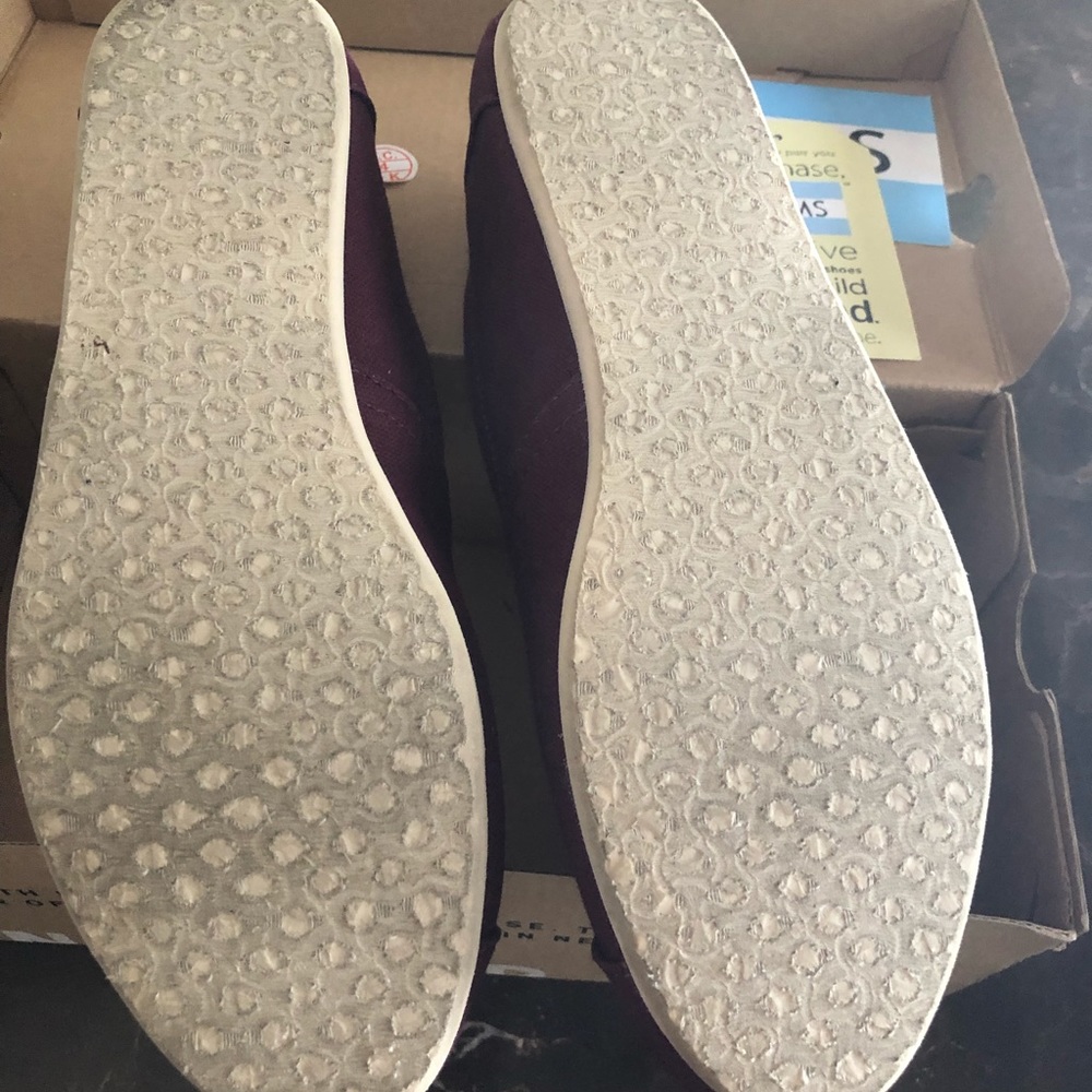 TOMS - Picture 4 of 4